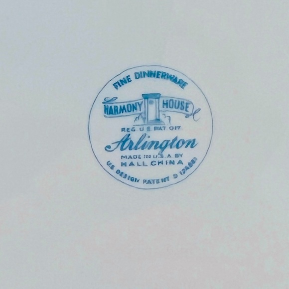 Vintage Arlington fine china set (78 pieces). Made in USA. Excellent condition. - Picture 9 of 10